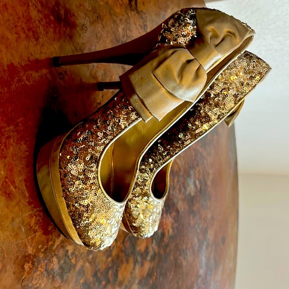 Sparky heels - Picture 1 of 3